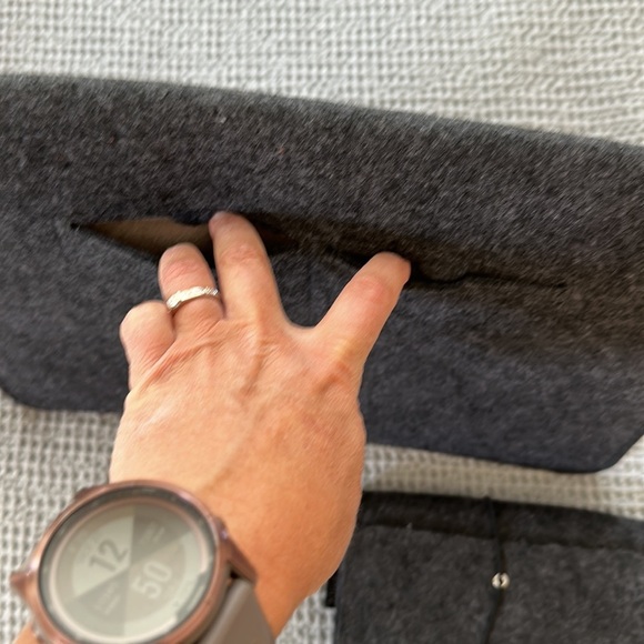 NWOT Homiee Felt Tablet Case - Dark Grey - Picture 6 of 8